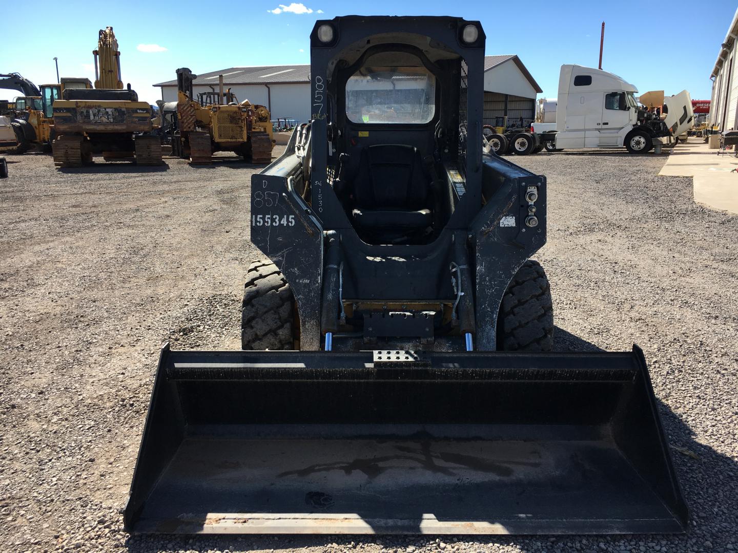 ./imagenes/INVOICE/2019/17117/MINICARGADOR JOHN DEERE 318E (12).JPG